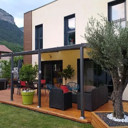 Cocon Au Pied De La Chartreuse Homestay